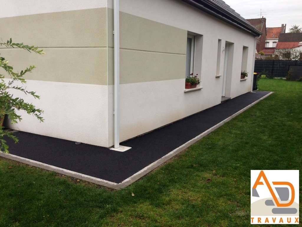 Pose d’enrobés / macadam / bitume à Angres (Pas-de-Calais)