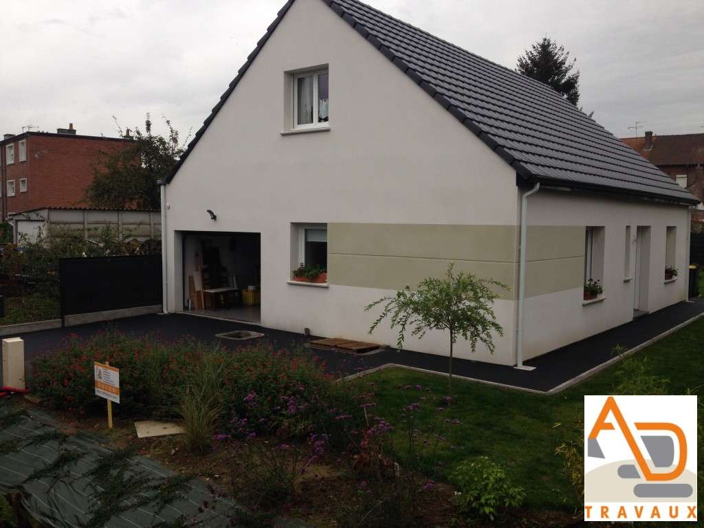 Pose d’enrobés / macadam / bitume à Angres (Pas-de-Calais)