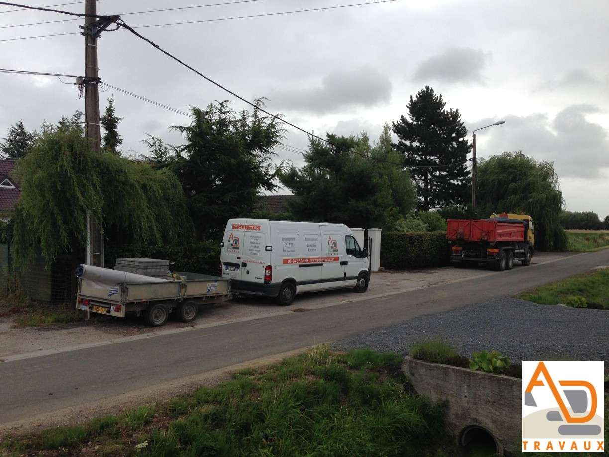 Pose d’enrobés / macadam / bitume à Locon (Pas-de-Calais)