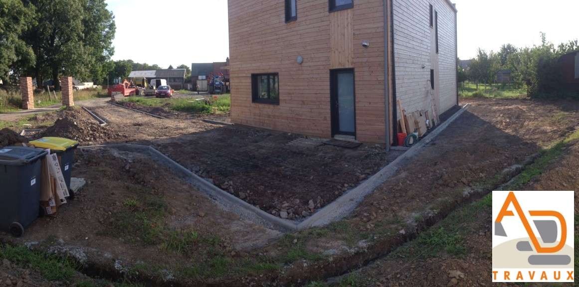 Pose d’enrobés / macadam / bitume à Neuville Saint Vaast (Pas-de-Calais)